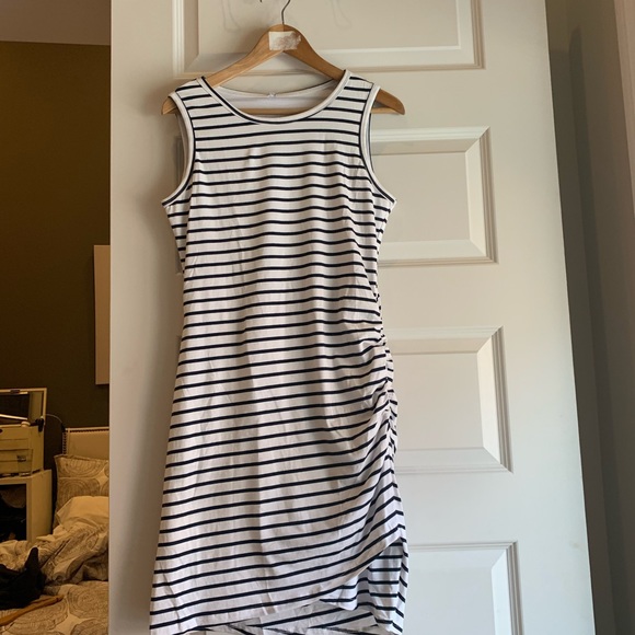 Timeless striped sleeveless dress with ruching - Picture 2 of 3